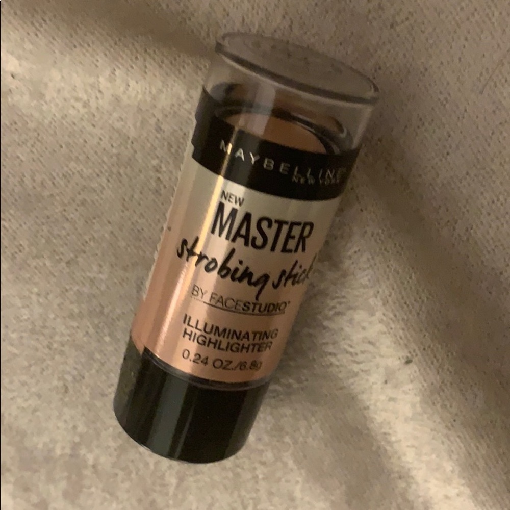 Random Make Up Bundle - Picture 2 of 5